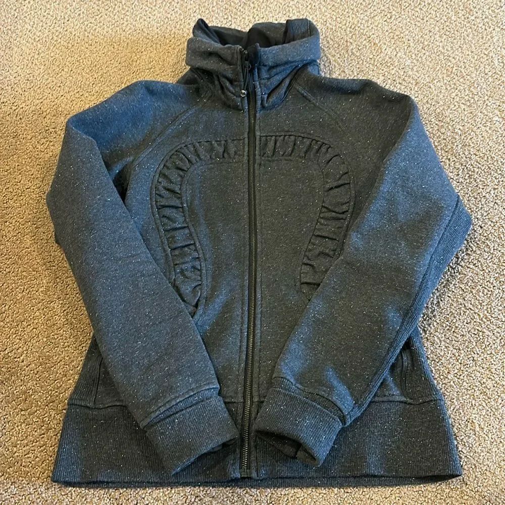 Lululemon Women’s Grey Glitter Cuddle Up Jacket/Sweatshirt Zip-up, Size 8